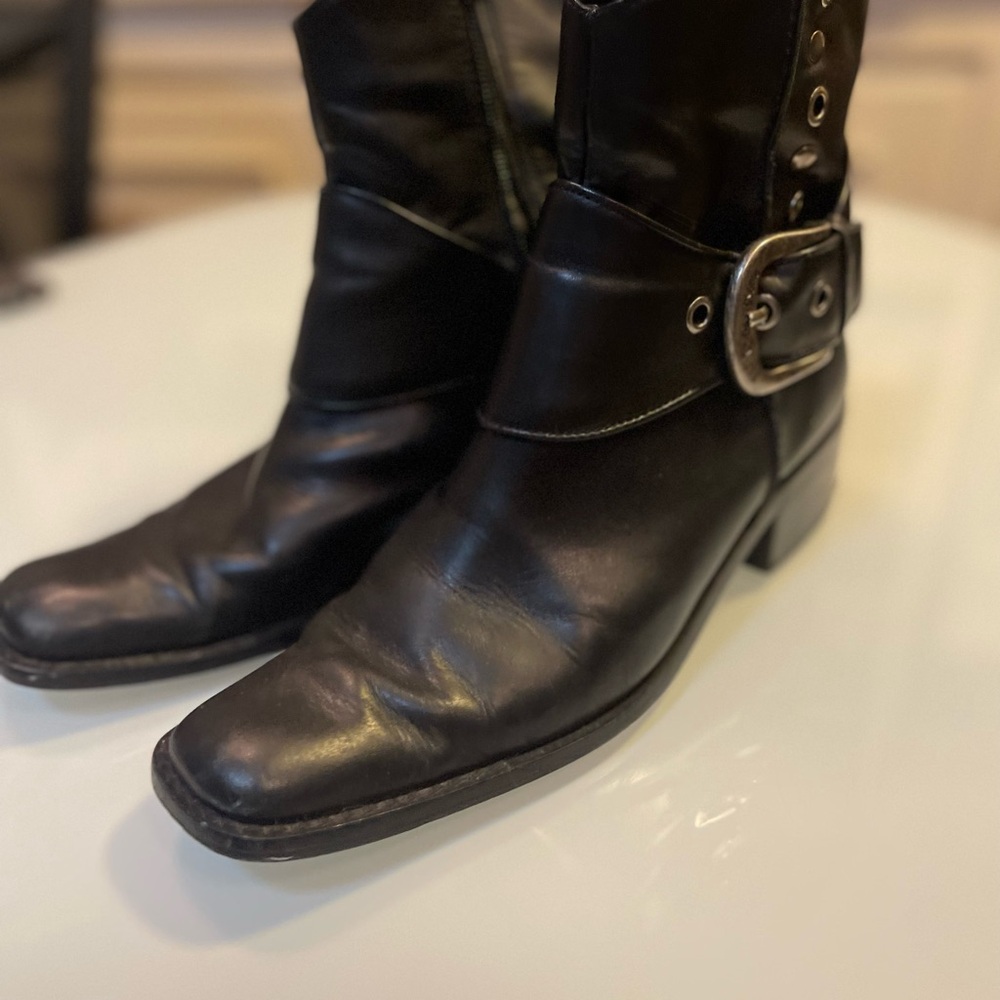 Vintage Harley-Davidson Black Ankle Boots with Silver Buckle